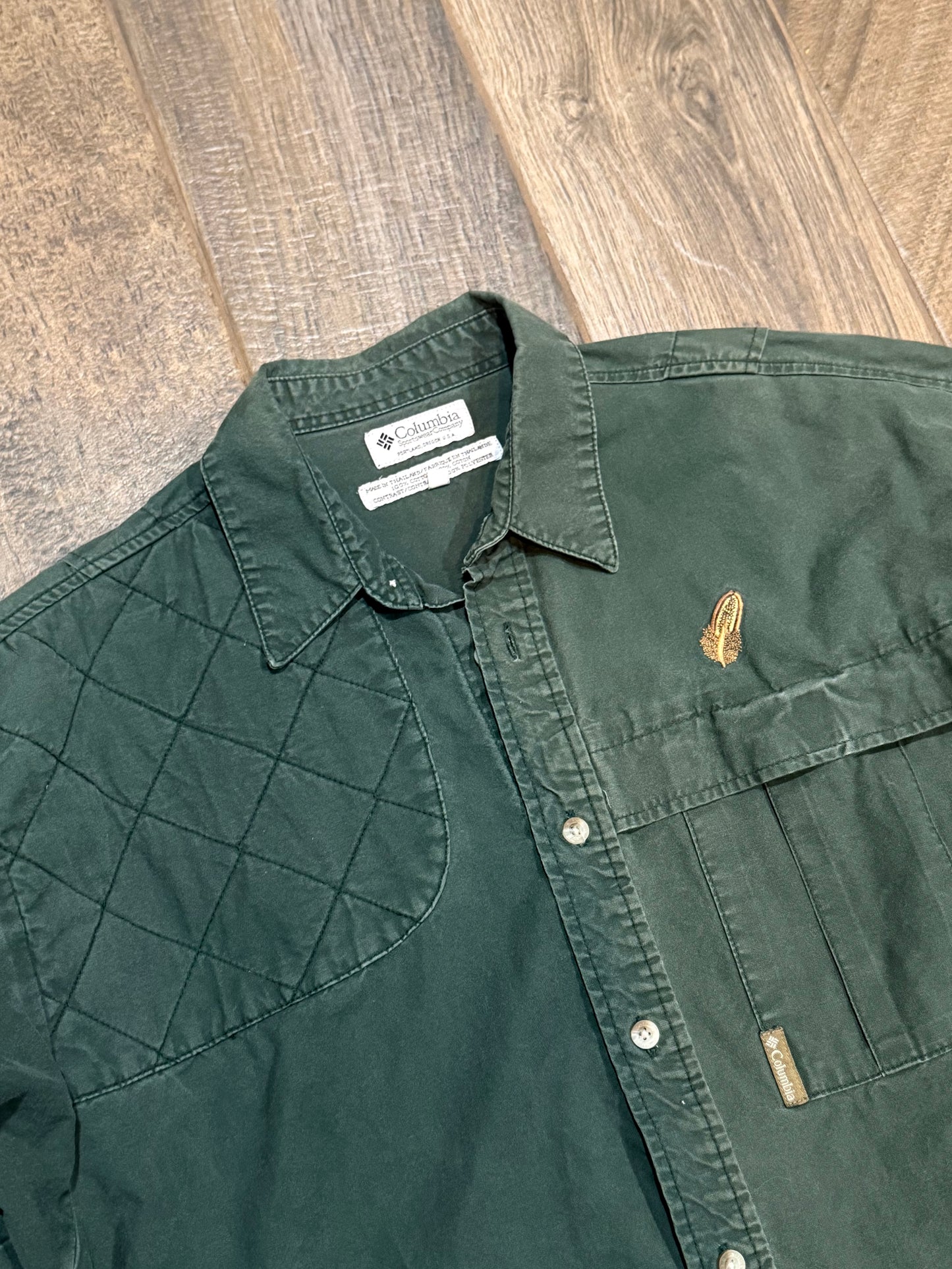 Vintage Columbia sportswear, hunting long sleeve quilted green shirt with small wheat embroidered. -XL
