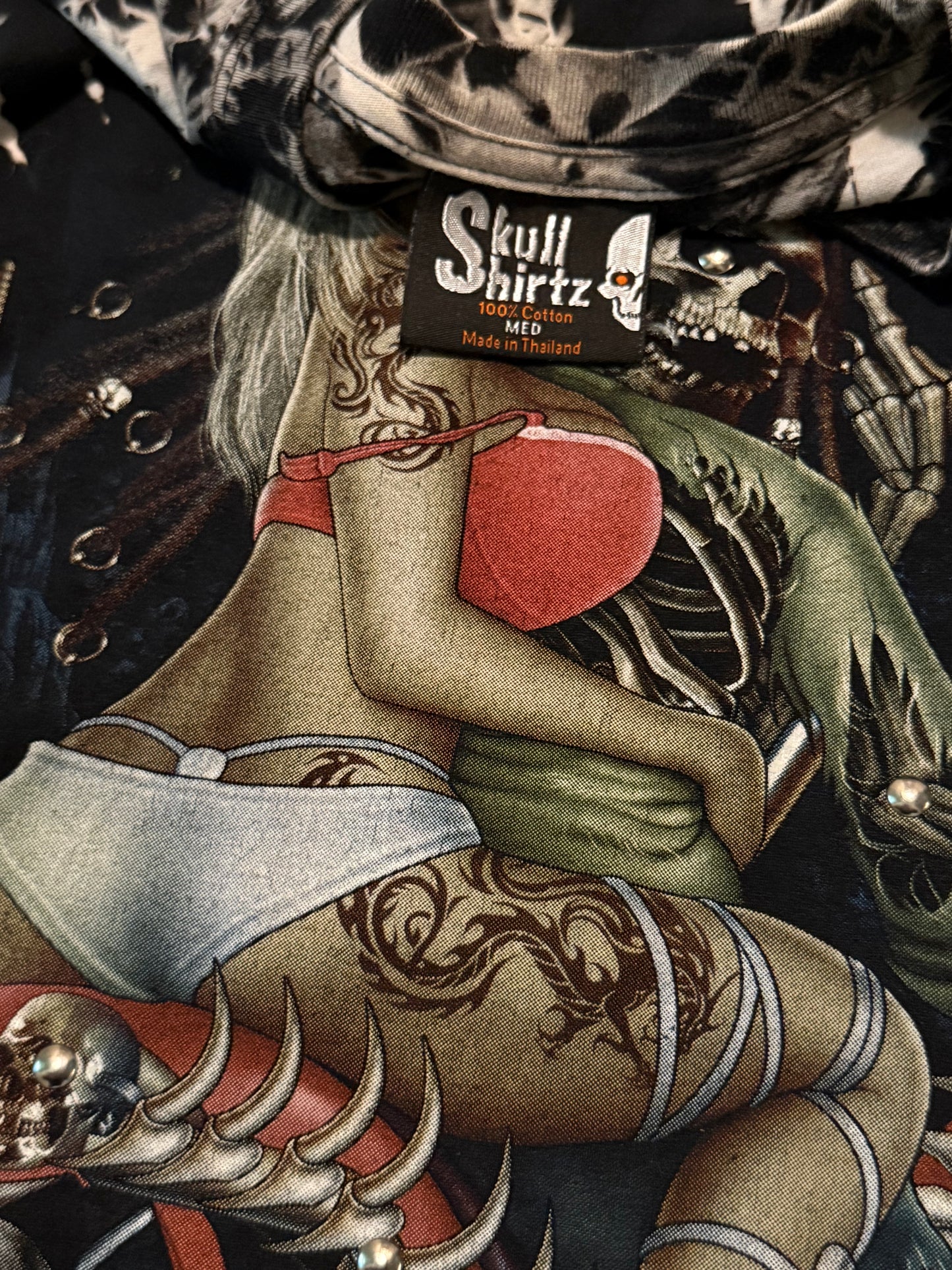 Y2K skull shirtz T, AOP “rhinestone” acid wash pin up girl with angel of death shirt-M